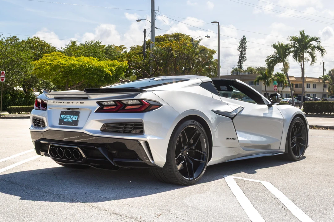 2026 Chevrolet Corvette C8 Z06 - Image 8 of 31