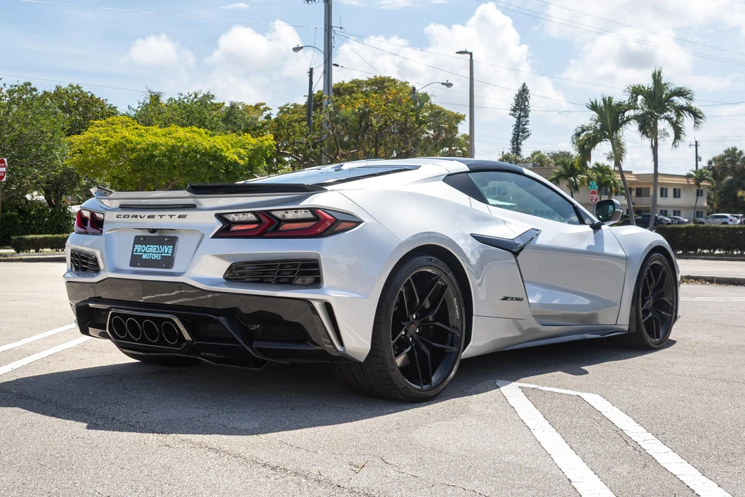 2026 Chevrolet Corvette C8 Z06 - Image 16 of 31