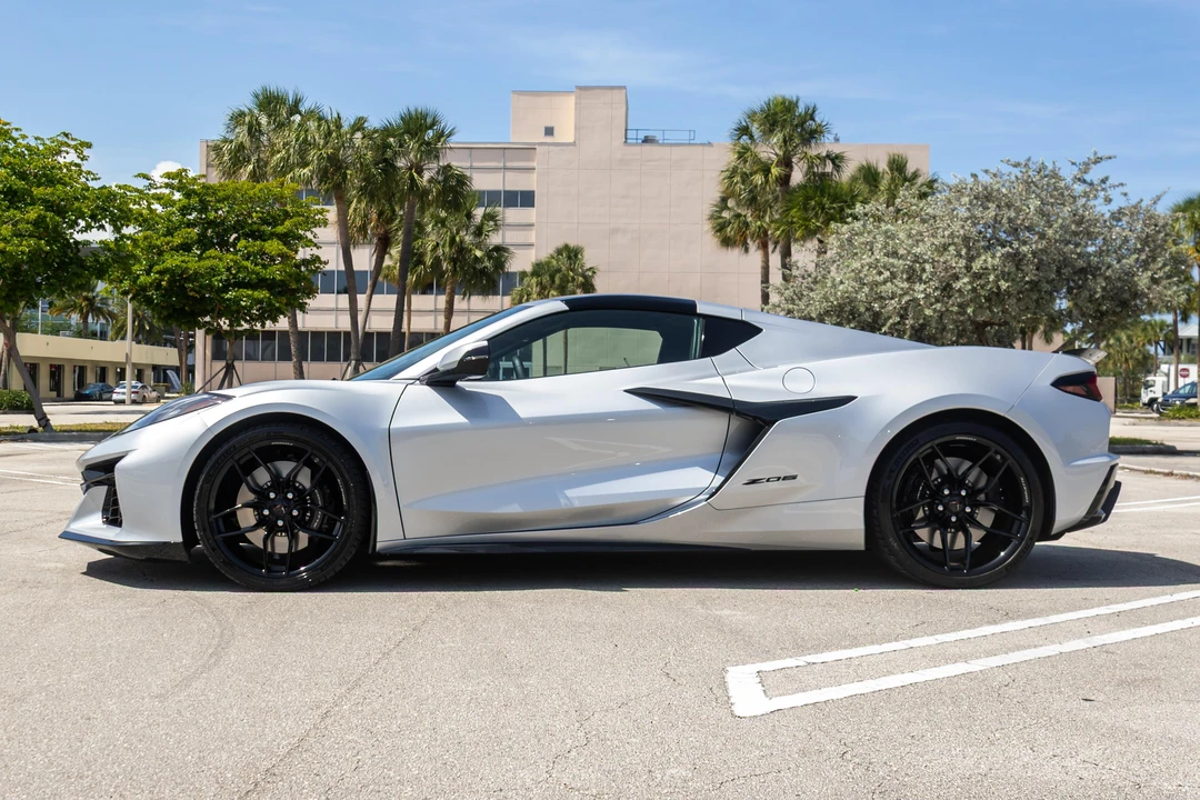 2026 Chevrolet Corvette C8 Z06 - Image 13 of 31
