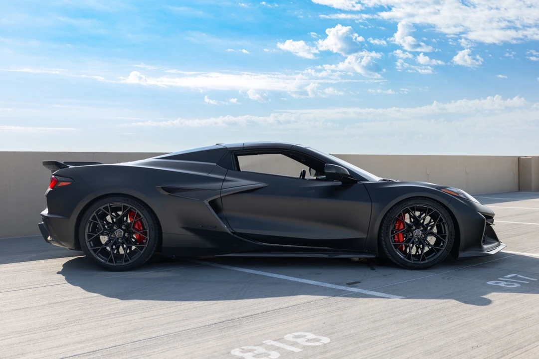 2026 Chevrolet Corvette C8 ZR1 - Image 7 of 31