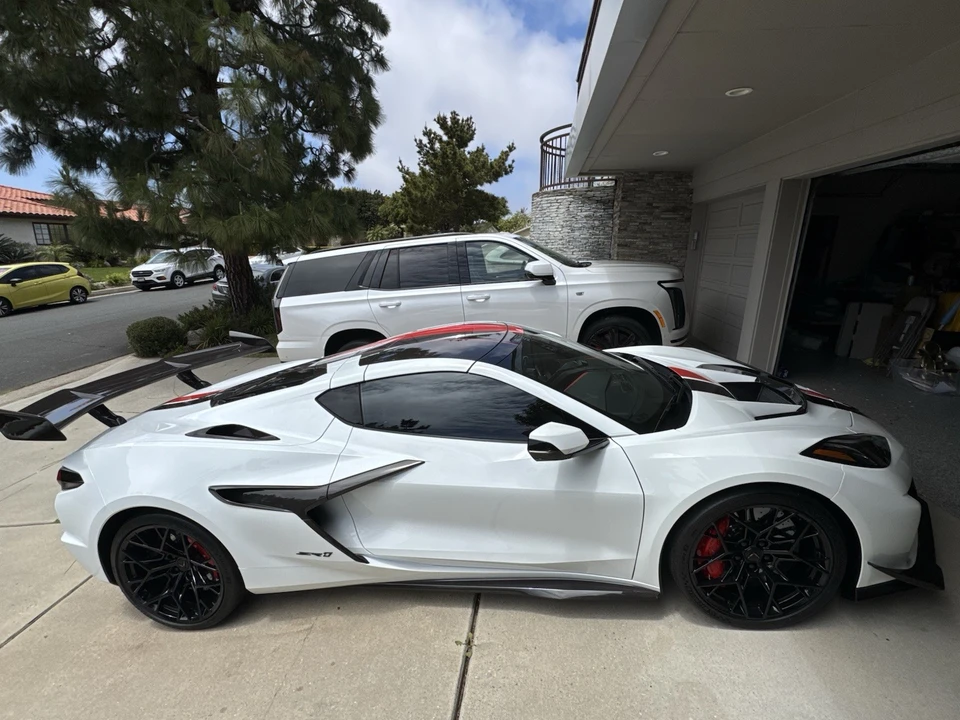 2026 Chevrolet Corvette C8 ZR1 - Image 4 of 17