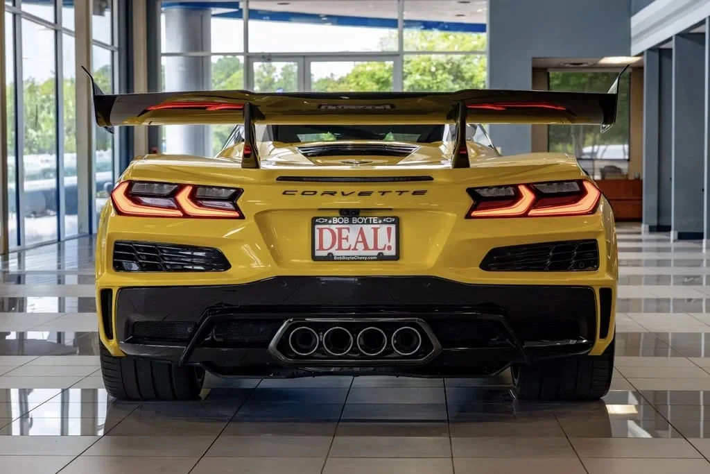 2026 Chevrolet Corvette C8 ZR1 - Image 23 of 26