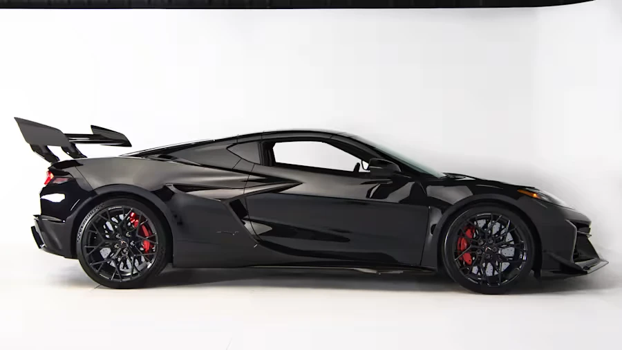 2026 Chevrolet Corvette C8 ZR1 - Image 2 of 31