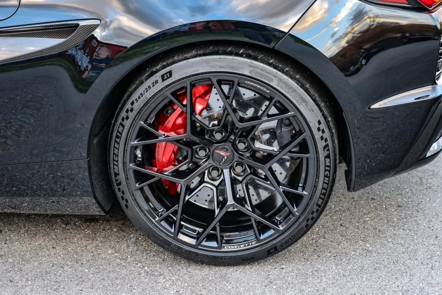 2026 Chevrolet Corvette C8 ZR1 - Image 23 of 31