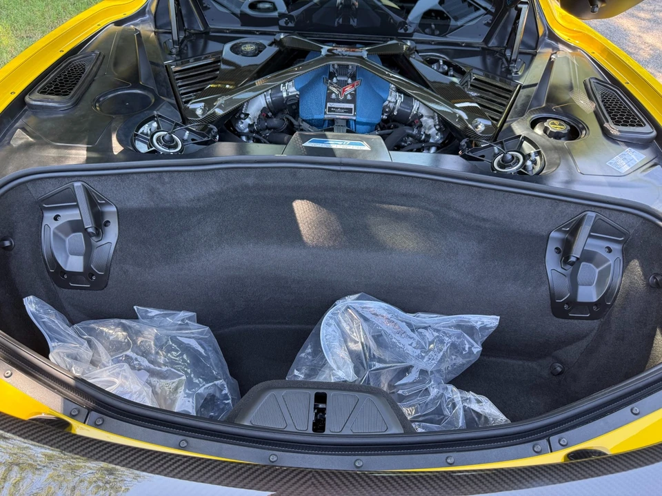 2026 Chevrolet Corvette C8 ZR1 - Image 16 of 31