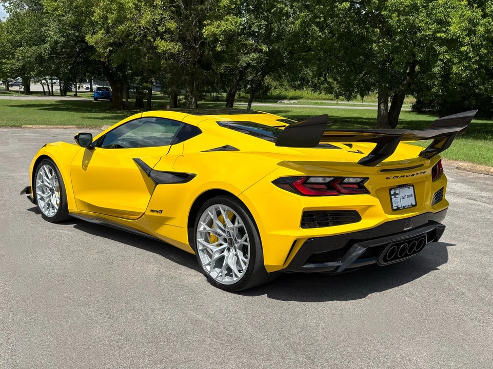 2026 Chevrolet Corvette C8 ZR1 - Image 4 of 31