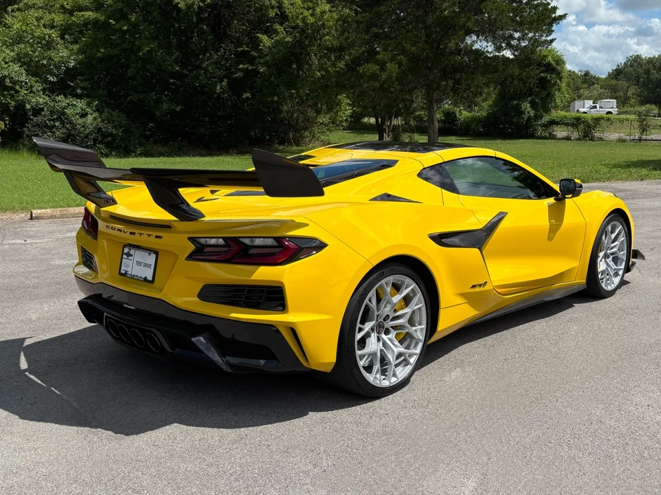 2026 Chevrolet Corvette C8 ZR1 - Image 3 of 31
