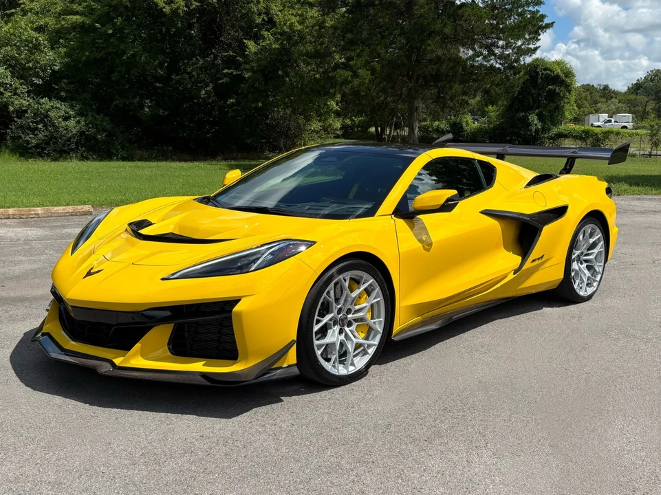 2026 Chevrolet Corvette C8 ZR1 - Image 2 of 31