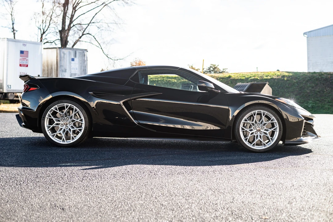 2026 Chevrolet Corvette C8 ZR1 - Image 8 of 31
