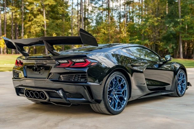 2026 Chevrolet Corvette C8 ZR1 - Image 2 of 9