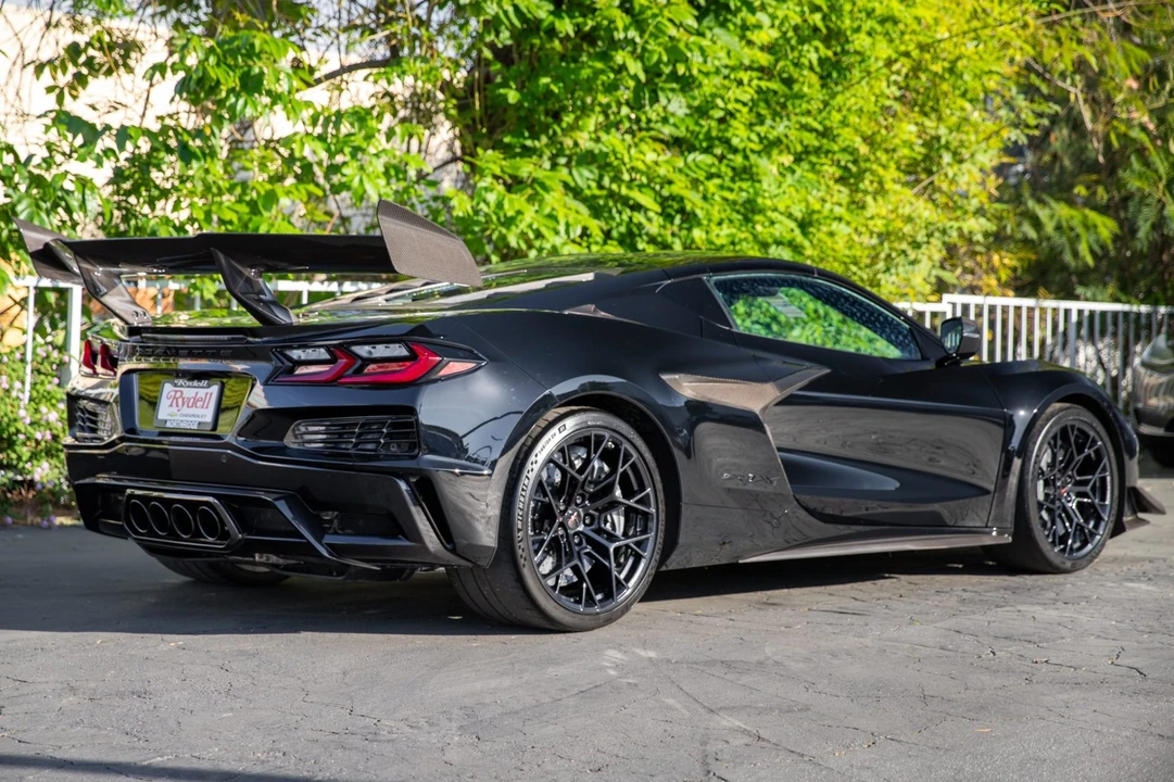 2026 Chevrolet Corvette C8 ZR1 - Image 2 of 8