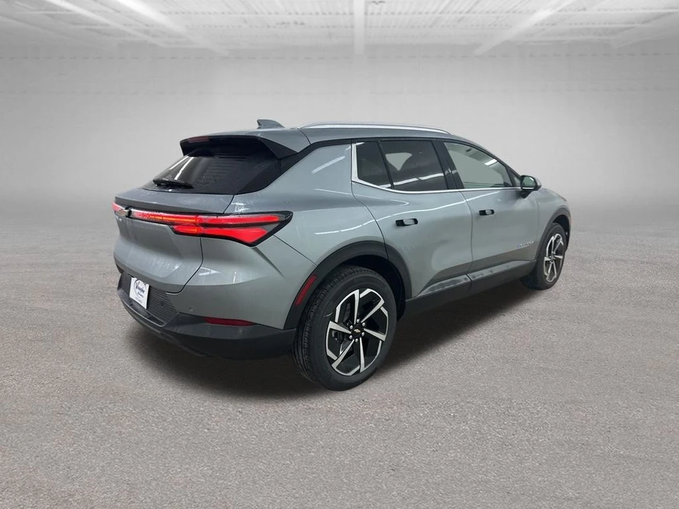 2026 Chevrolet Equinox - Image 10 of 12