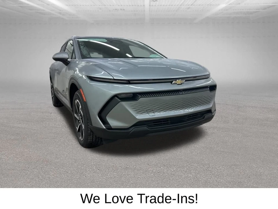 2026 Chevrolet Equinox - Image 2 of 12