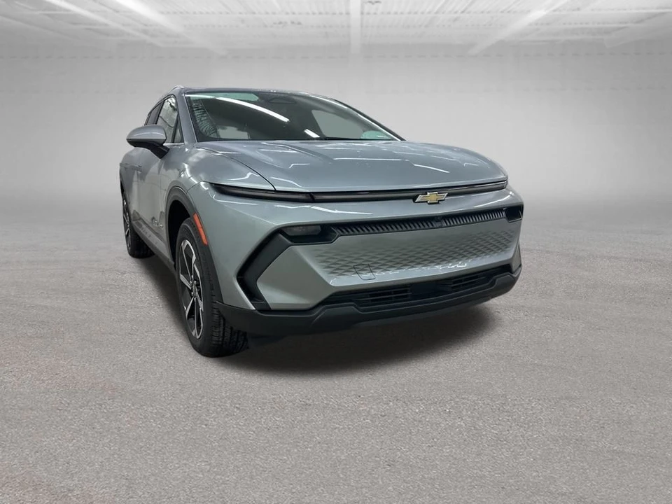 2026 Chevrolet Equinox - Image 2 of 12