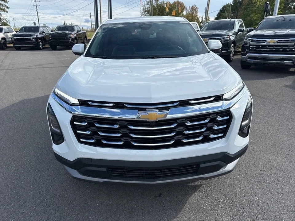 2026 Chevrolet Equinox - Image 8 of 12