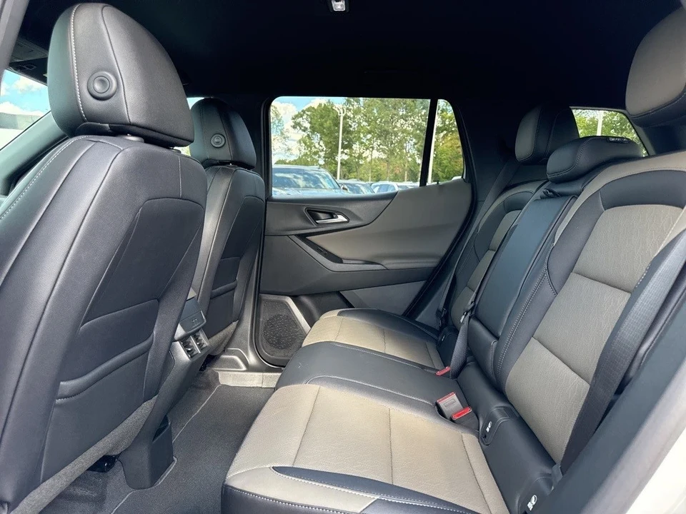2026 Chevrolet Equinox - Image 11 of 12