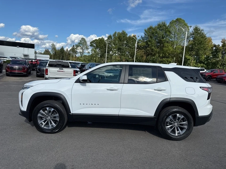 2026 Chevrolet Equinox - Image 2 of 12