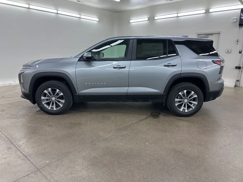 2026 Chevrolet Equinox - Image 6 of 12