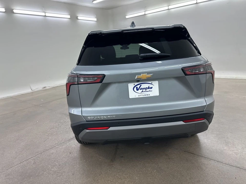2026 Chevrolet Equinox - Image 9 of 12
