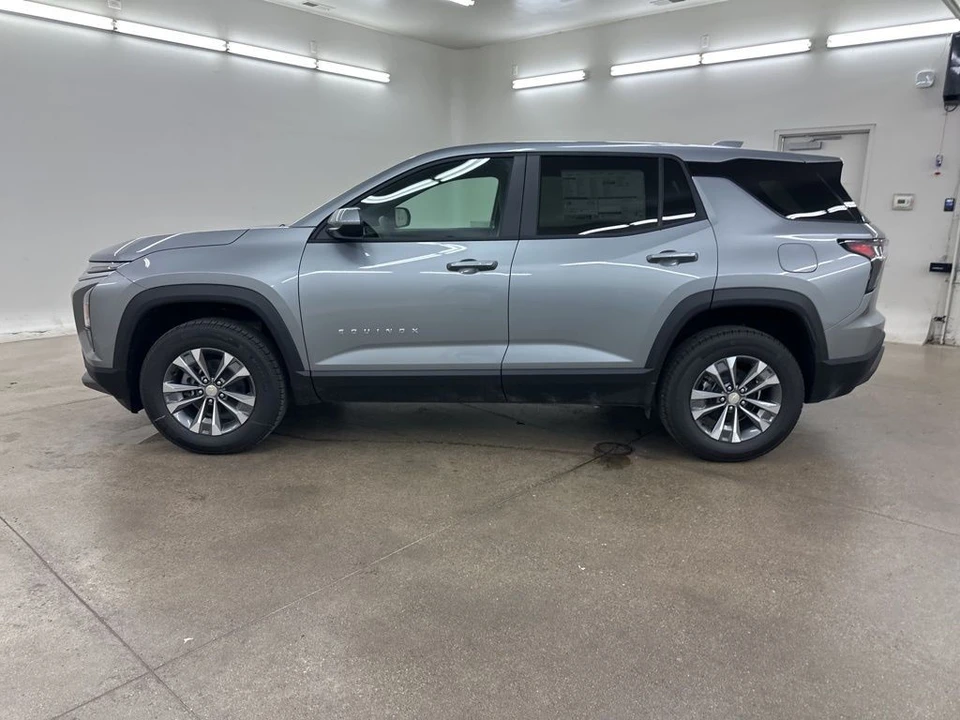 2026 Chevrolet Equinox - Image 6 of 12