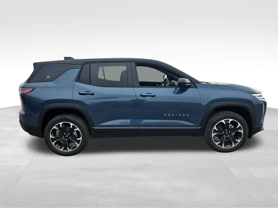 2026 Chevrolet Equinox - Image 12 of 21