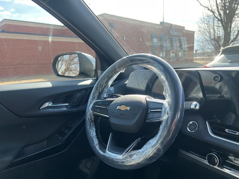 2026 Chevrolet Equinox - Image 9 of 11