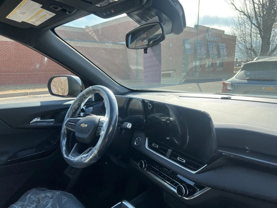 2026 Chevrolet Equinox - Image 10 of 11