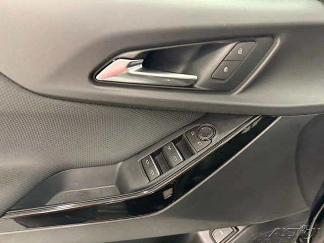 2026 Chevrolet Equinox - Image 11 of 18