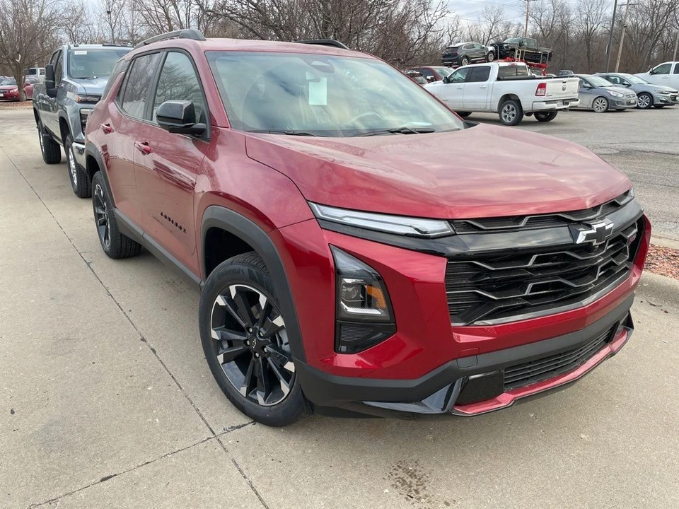 2026 Chevrolet Equinox - Image 2 of 11