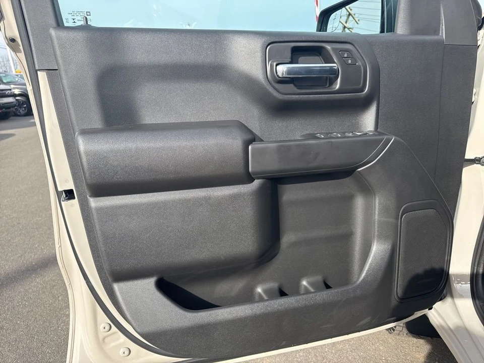 2026 Chevrolet Silverado 4th Gen - Image 9 of 12