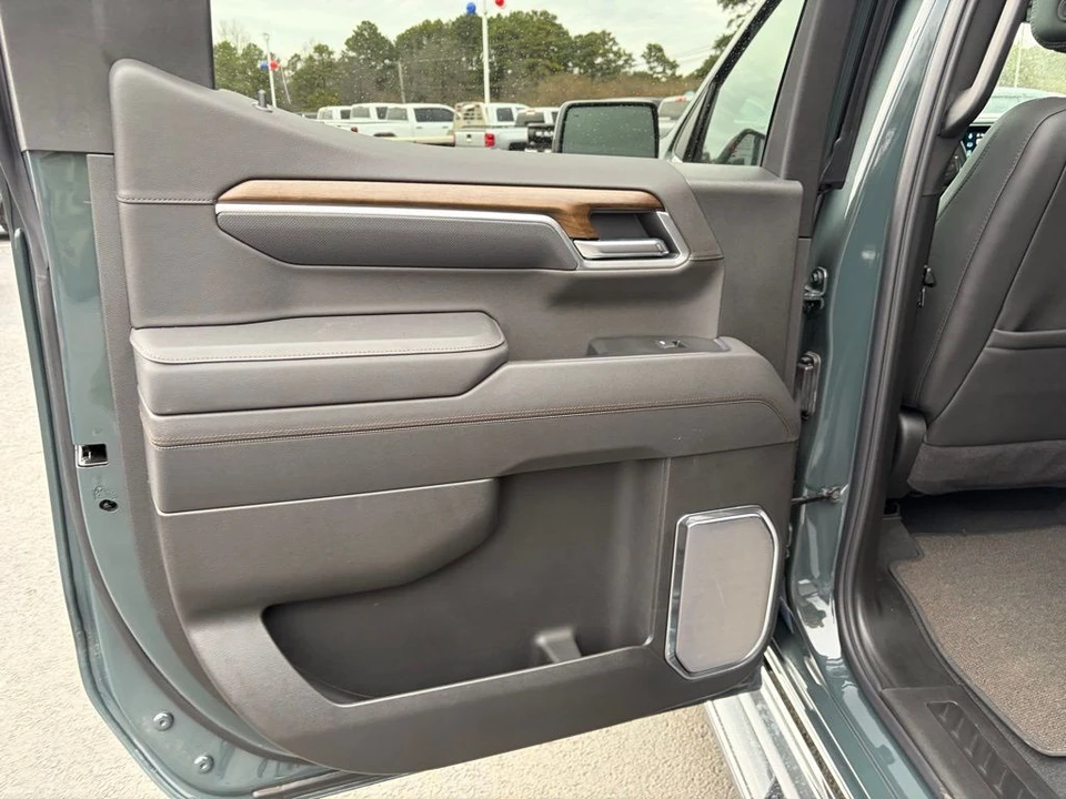 2026 Chevrolet Silverado 4th Gen - Image 11 of 12