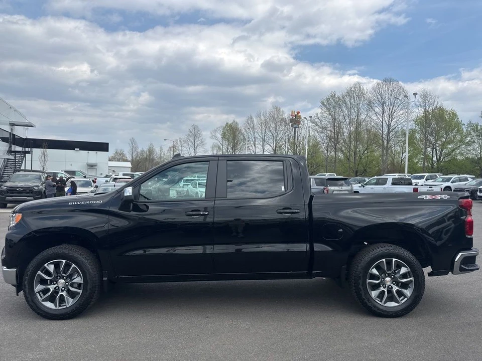 2026 Chevrolet Silverado 4th Gen - Image 2 of 21