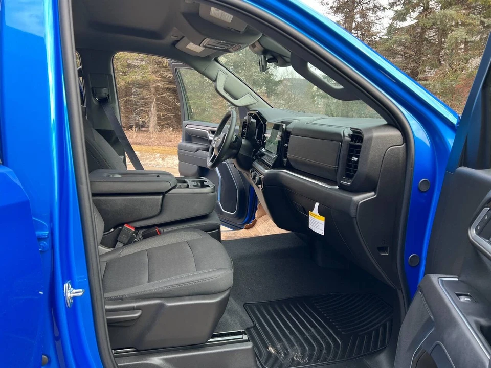2026 Chevrolet Silverado 4th Gen - Image 17 of 21