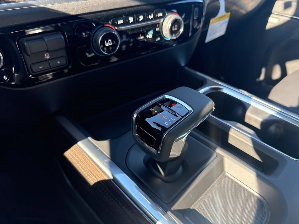 2026 Chevrolet Silverado 4th Gen - Image 18 of 21