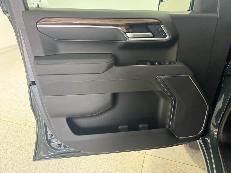2026 Chevrolet Silverado 4th Gen - Image 20 of 31