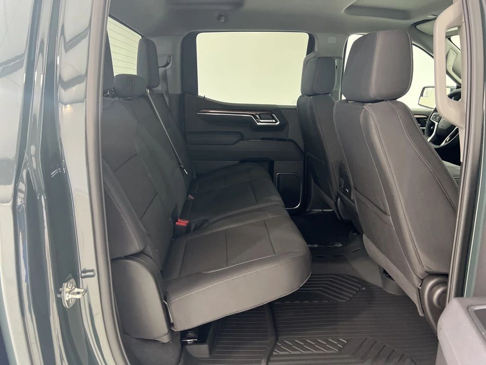 2026 Chevrolet Silverado 4th Gen - Image 24 of 31