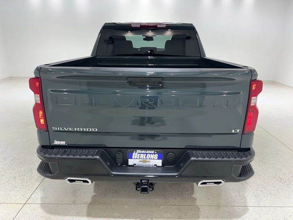 2026 Chevrolet Silverado 4th Gen - Image 4 of 31