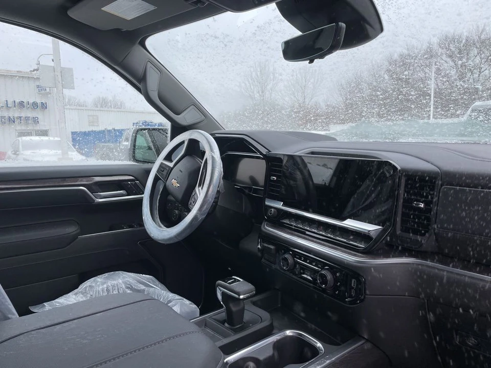 2026 Chevrolet Silverado 4th Gen - Image 10 of 11