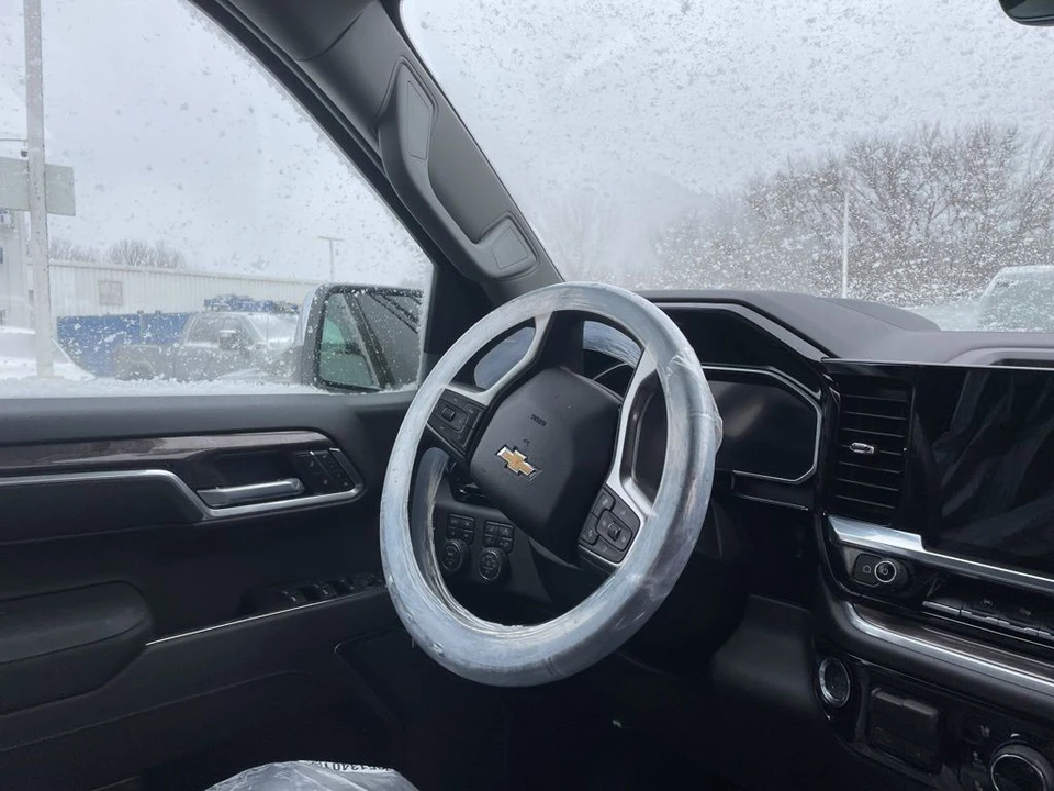2026 Chevrolet Silverado 4th Gen - Image 9 of 11