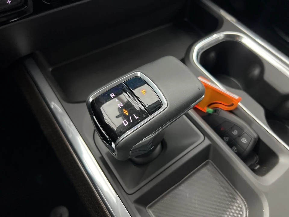 2026 Chevrolet Silverado 4th Gen - Image 15 of 21