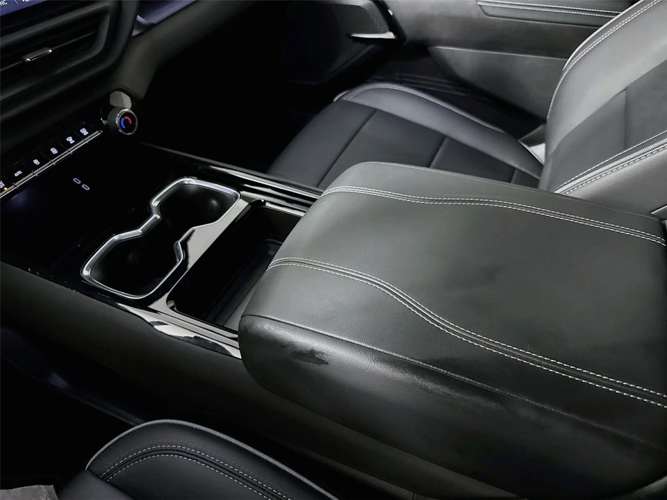 2026 Chevrolet Silverado - Image 15 of 31