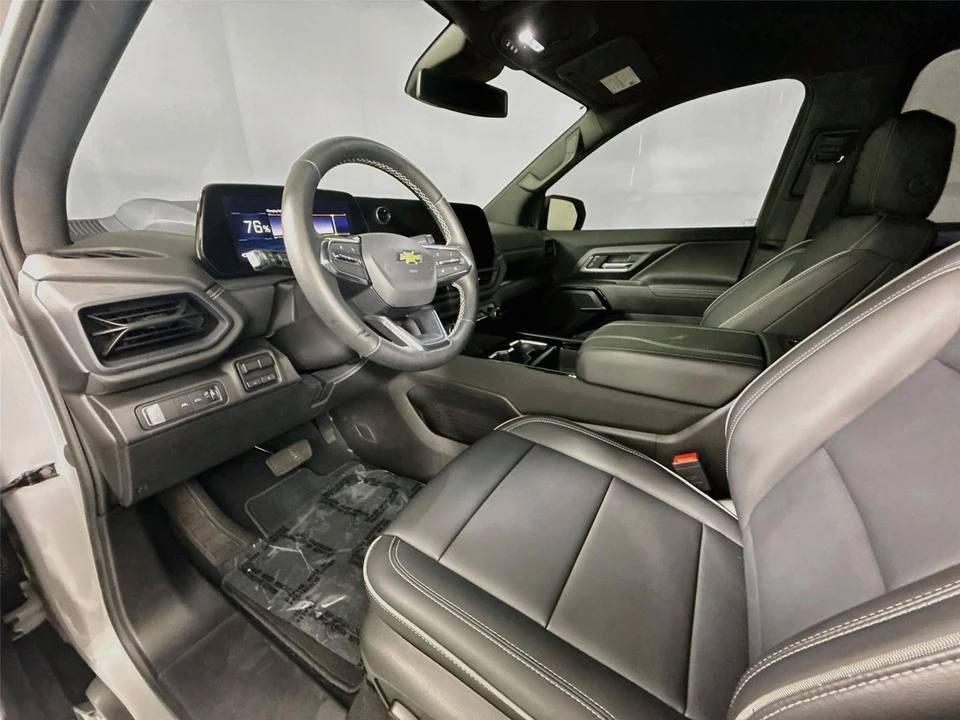 2026 Chevrolet Silverado - Image 9 of 31