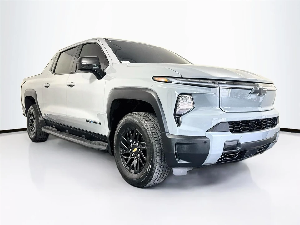 2026 Chevrolet Silverado - Image 7 of 31