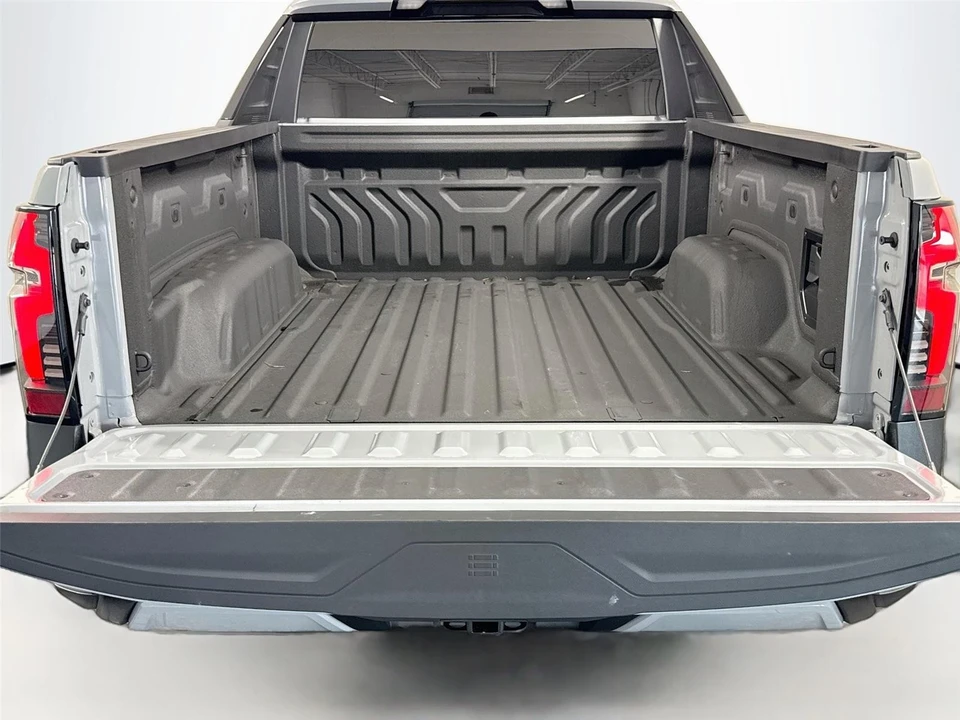 2026 Chevrolet Silverado - Image 24 of 31