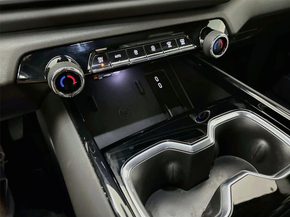 2026 Chevrolet Silverado - Image 22 of 31