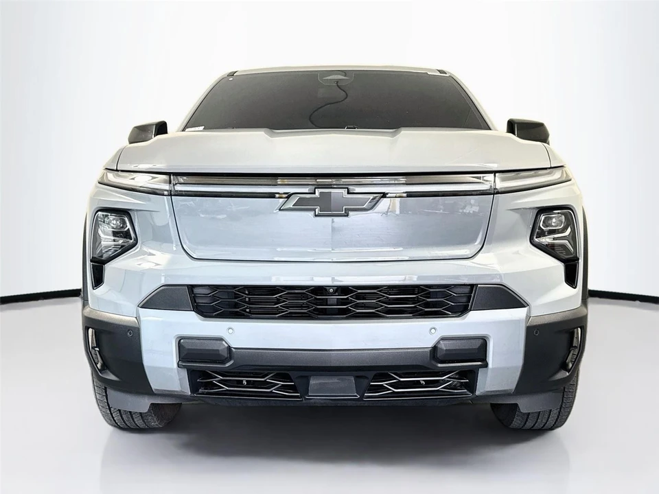 2026 Chevrolet Silverado - Image 8 of 31