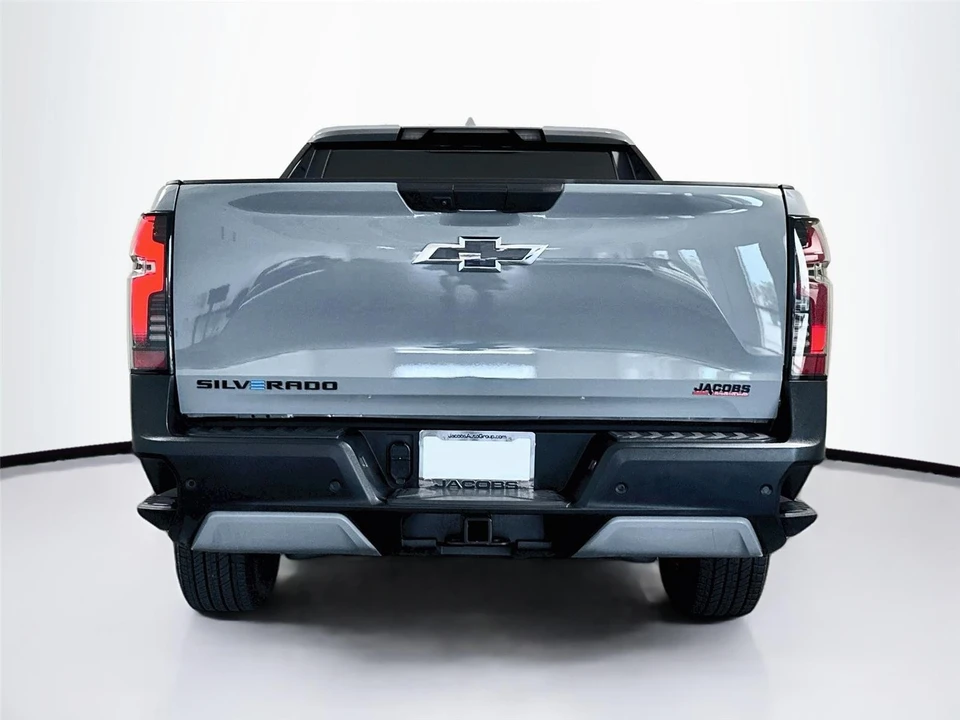2026 Chevrolet Silverado - Image 4 of 31