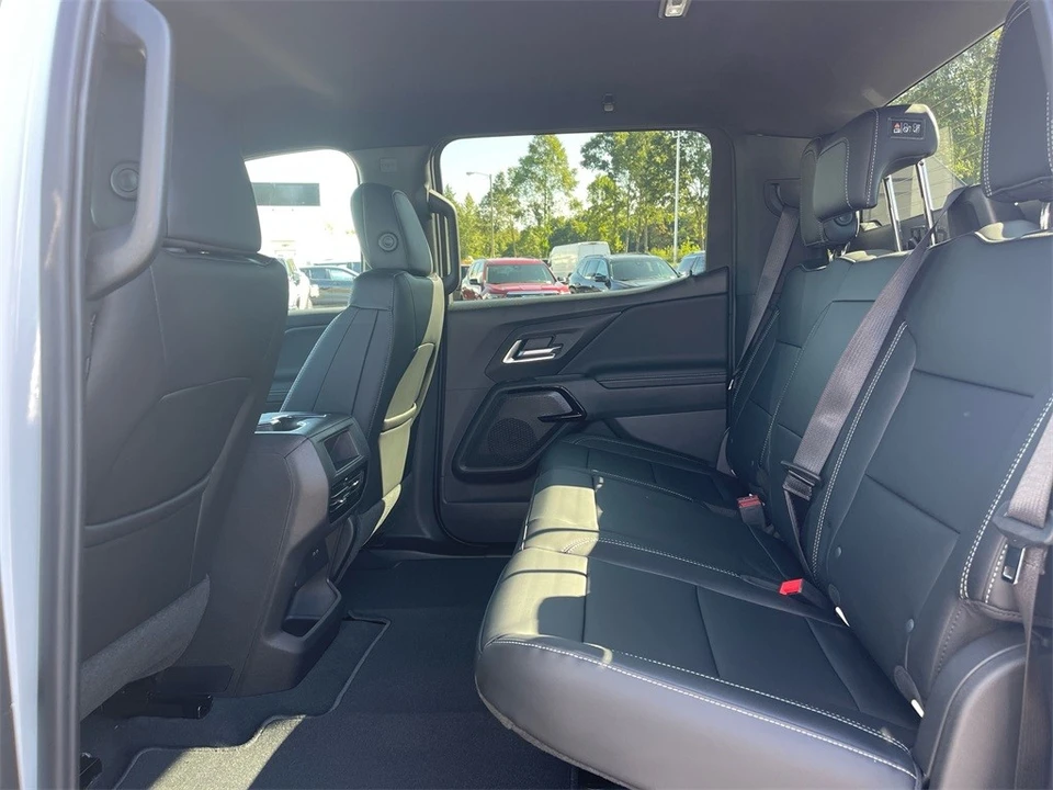 2026 Chevrolet Silverado - Image 11 of 12