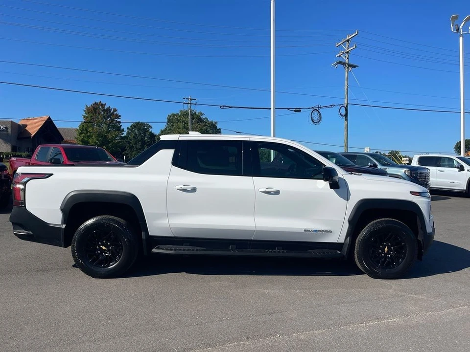 2026 Chevrolet Silverado - Image 6 of 12