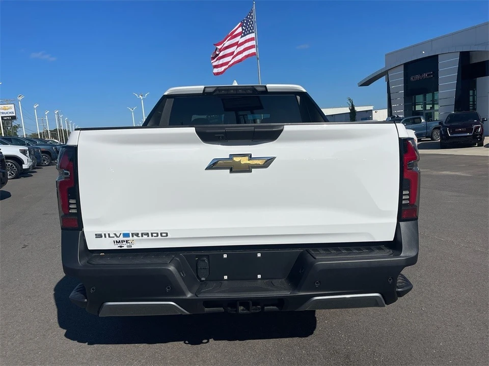 2026 Chevrolet Silverado - Image 4 of 12